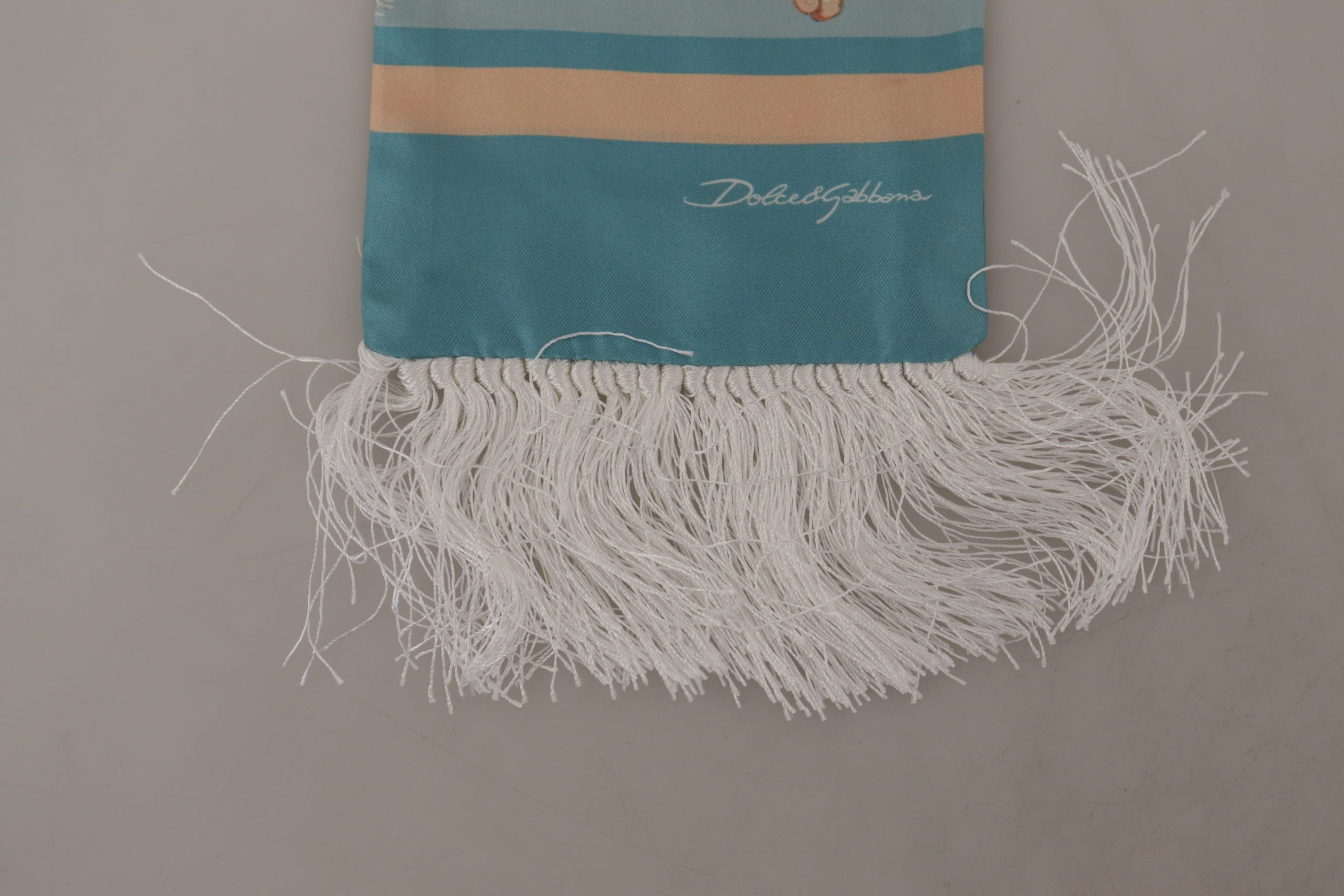 Dolce & Gabbana Blå Sidenhalsduk med Glänsande Snäckskalmönster och Fransar