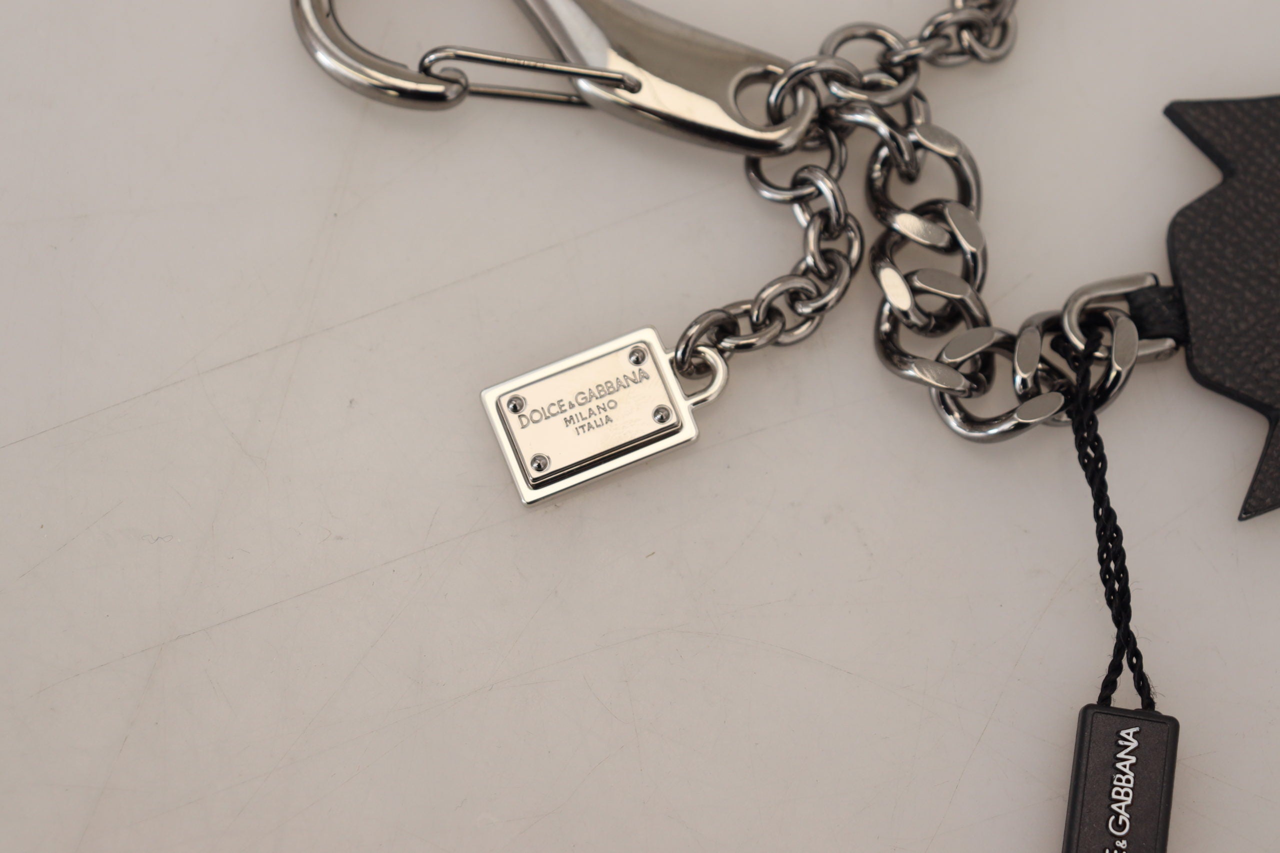 Dolce & Gabbana Black Prince Nyckelring i silvermässing med nitar och logotyp