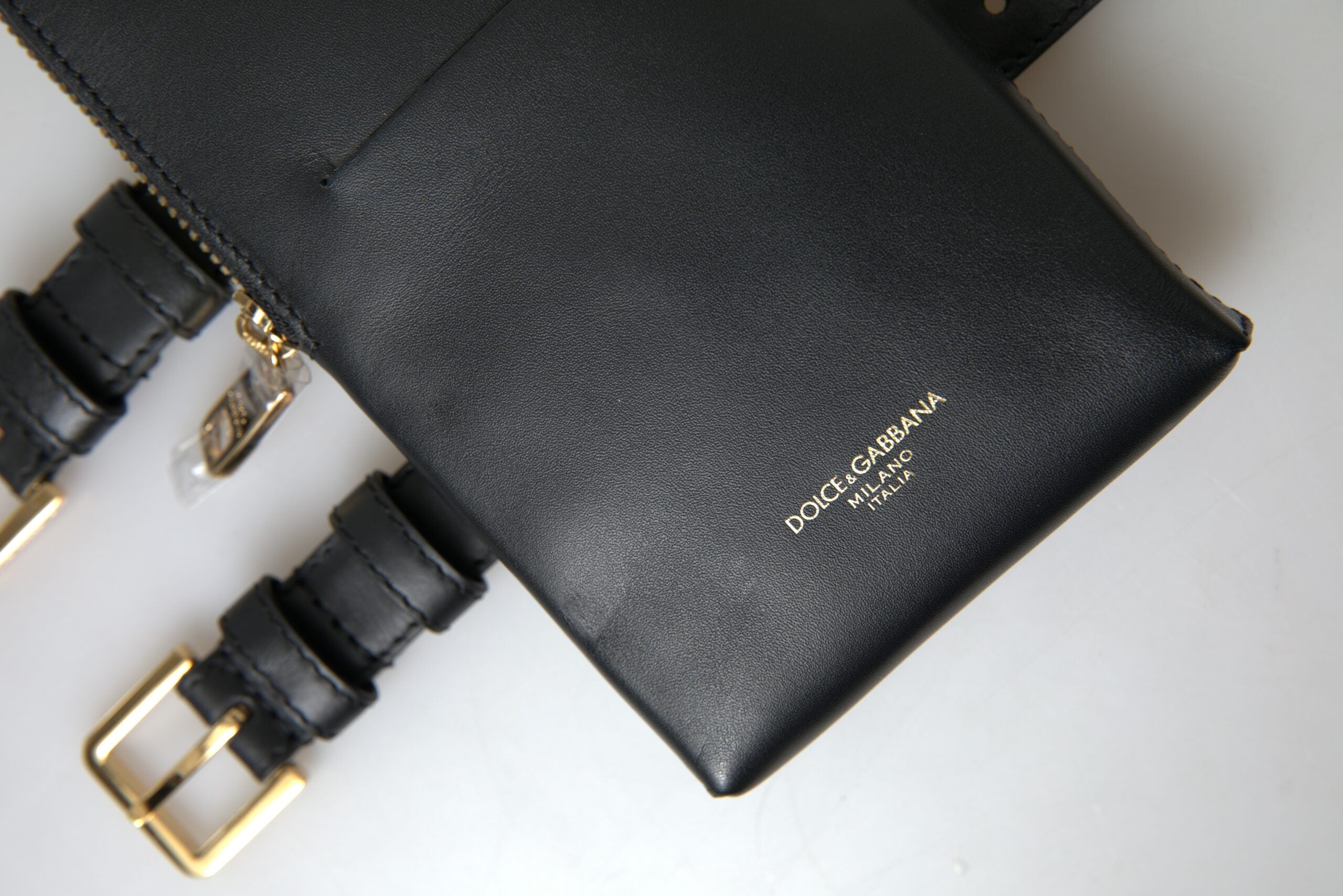 Dolce & Gabbana svart läderväska för män med dubbelt bälte och armband