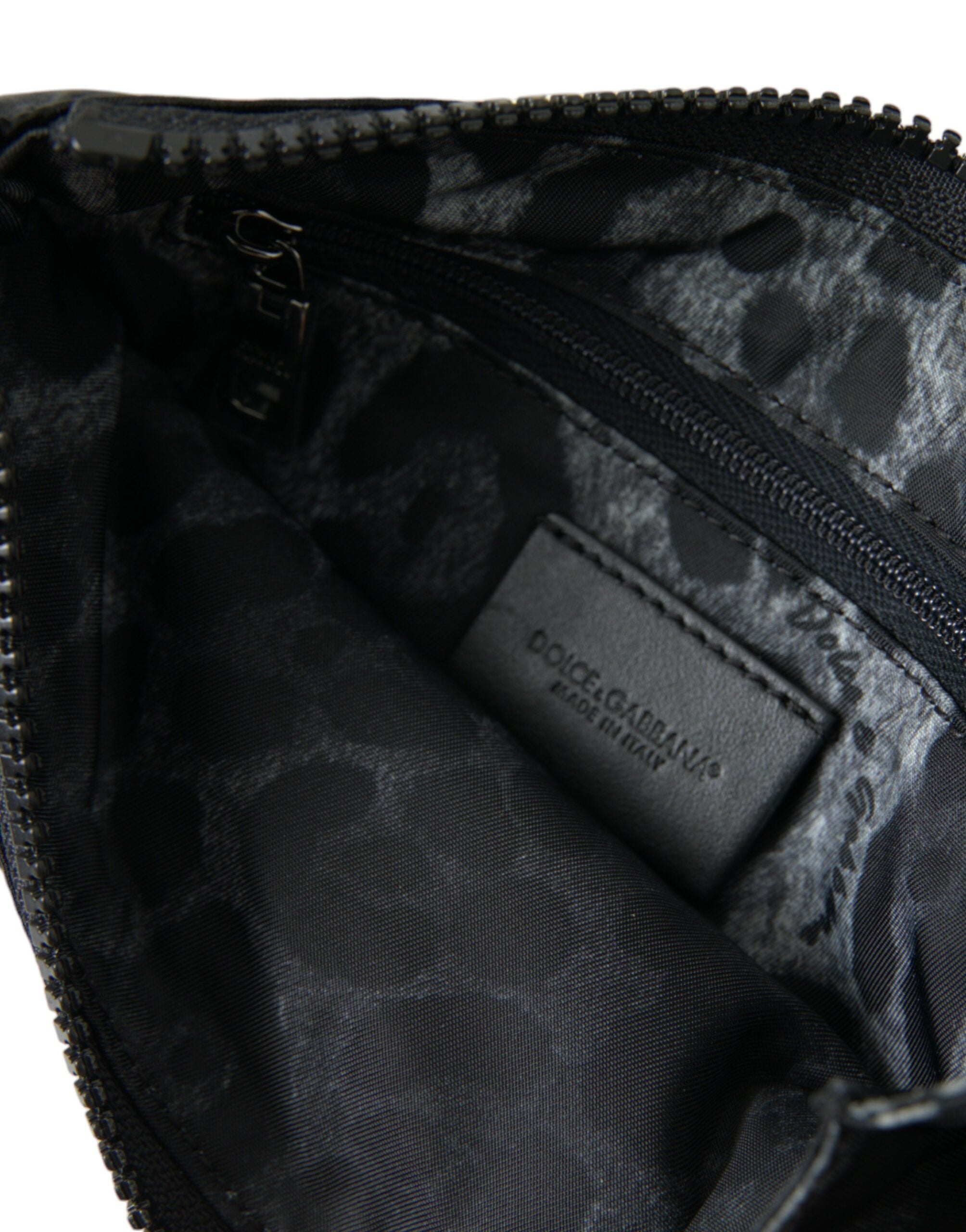 Dolce & Gabbana svart nylon nyckelringspåse med logotyp och plack kuvertväskor