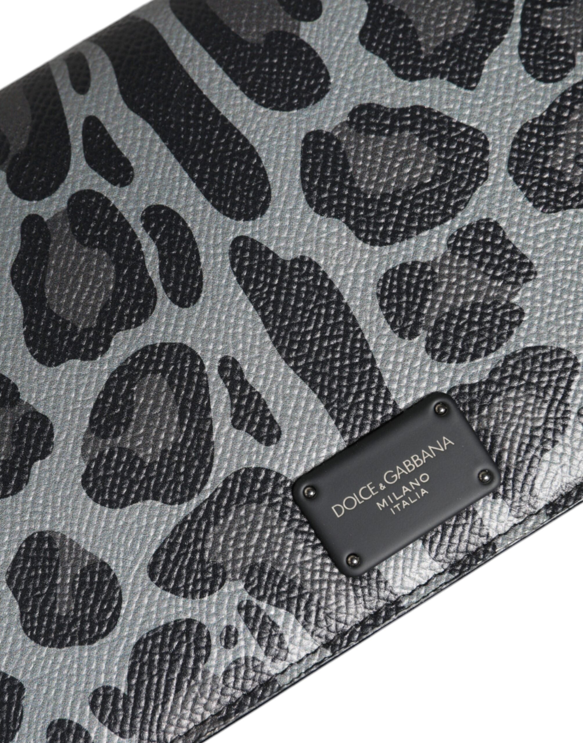 Dolce & Gabbana Svart Grå Leopard Läder Axelremsväska med Vikbart Korthållare