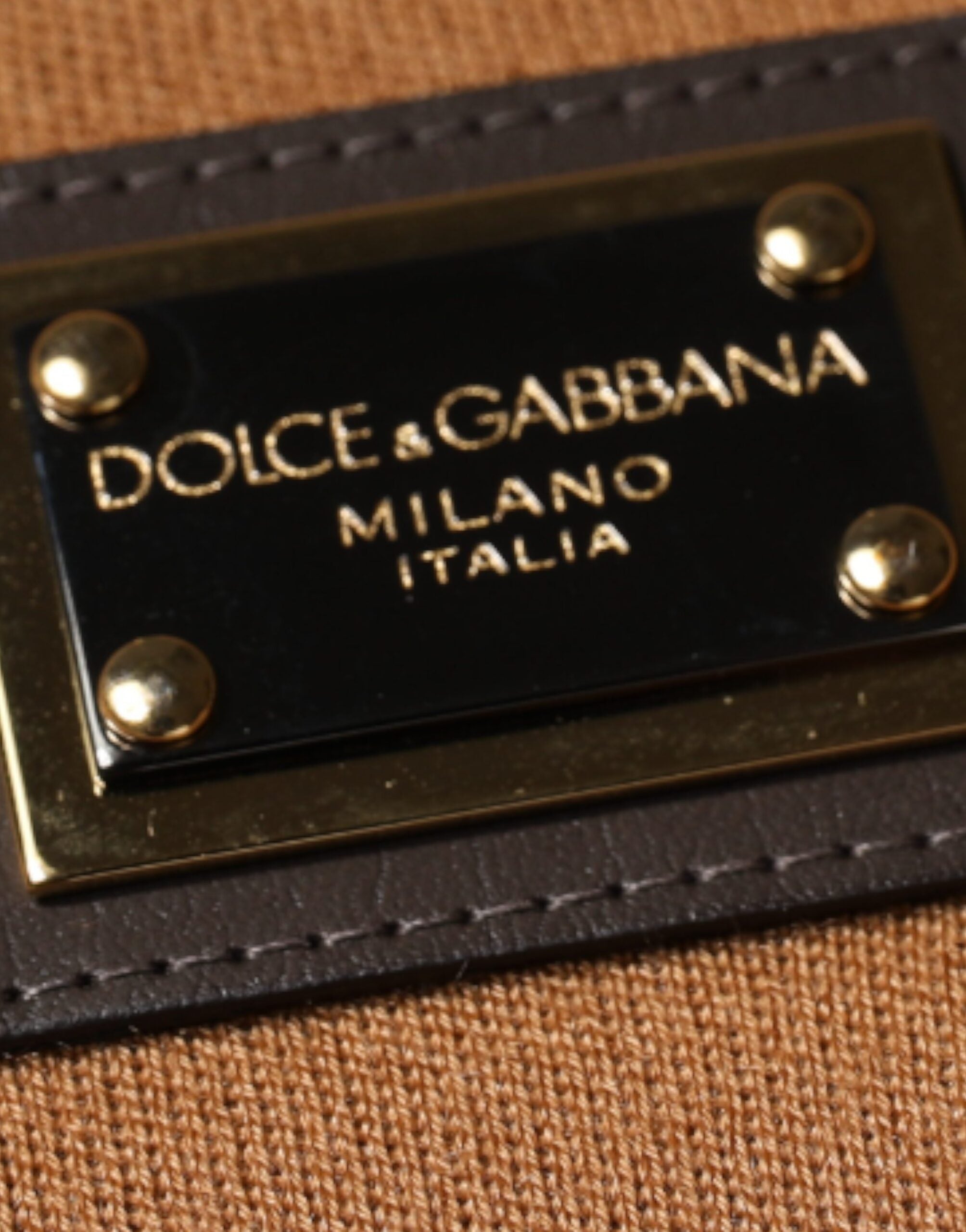 Dolce & Gabbana Brun Logotypplack Rundringad Pullovertröja