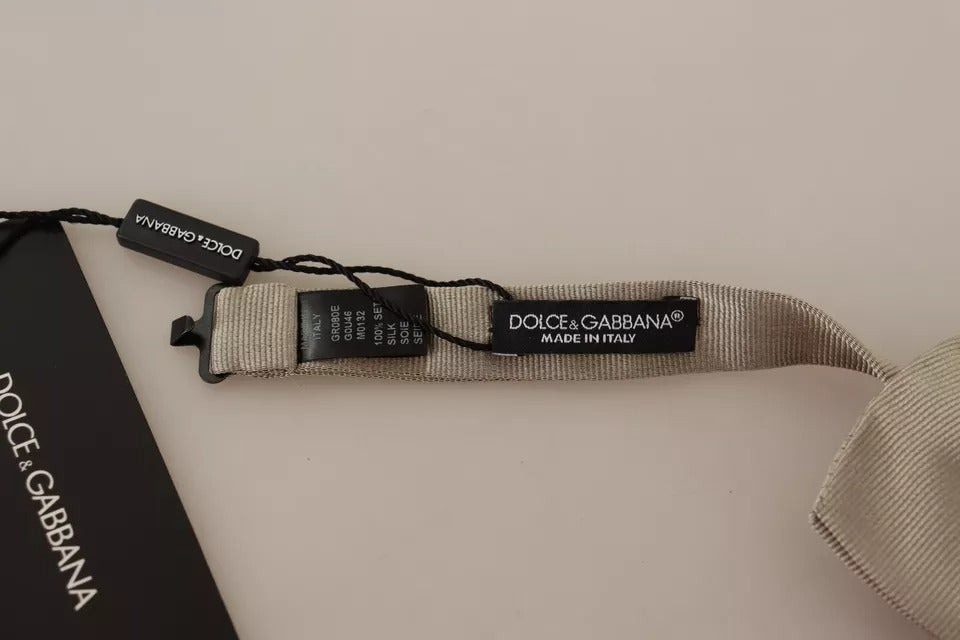 Dolce & Gabbana Silvergrå Fluga i 100 % Siden med Justerbar Halsringning