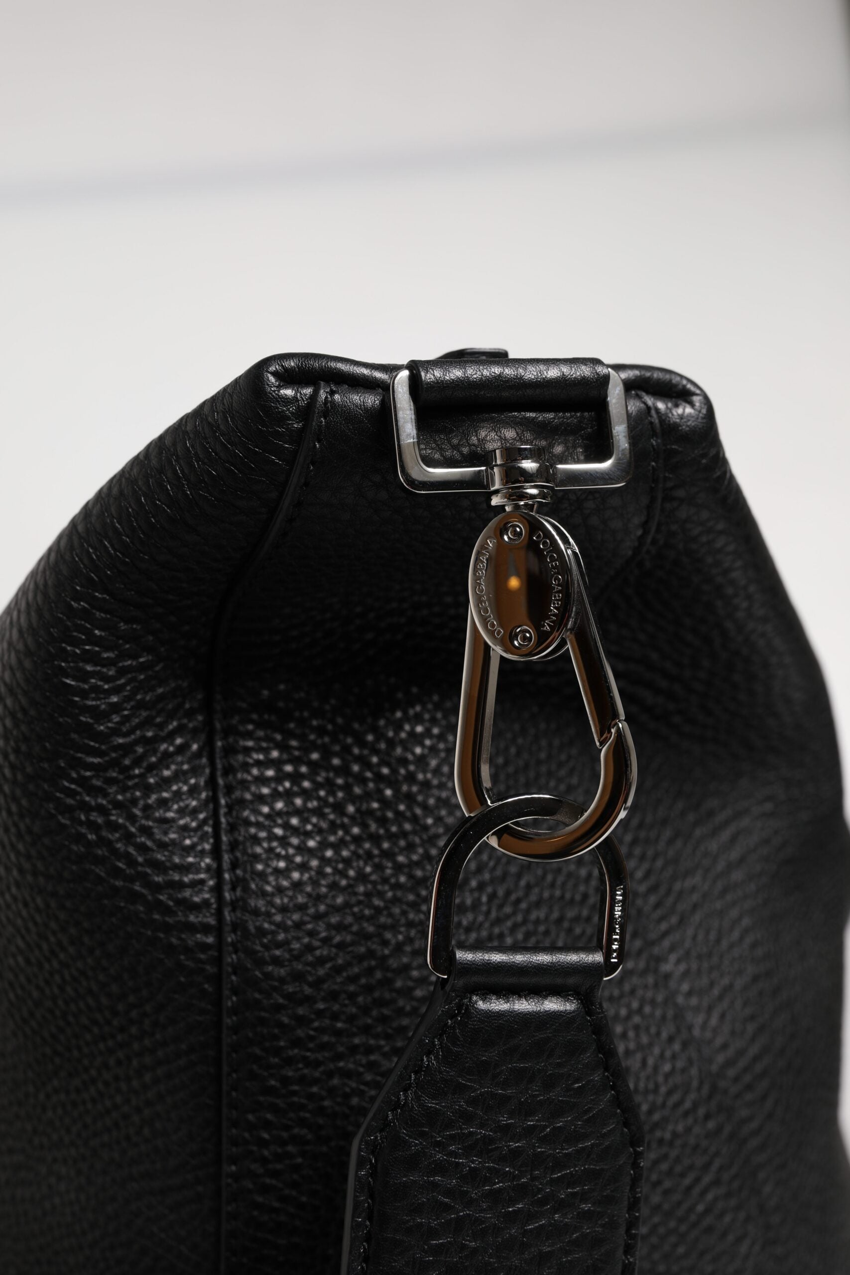 Dolce & Gabbana svart duffelväska i kalvskinn och läder