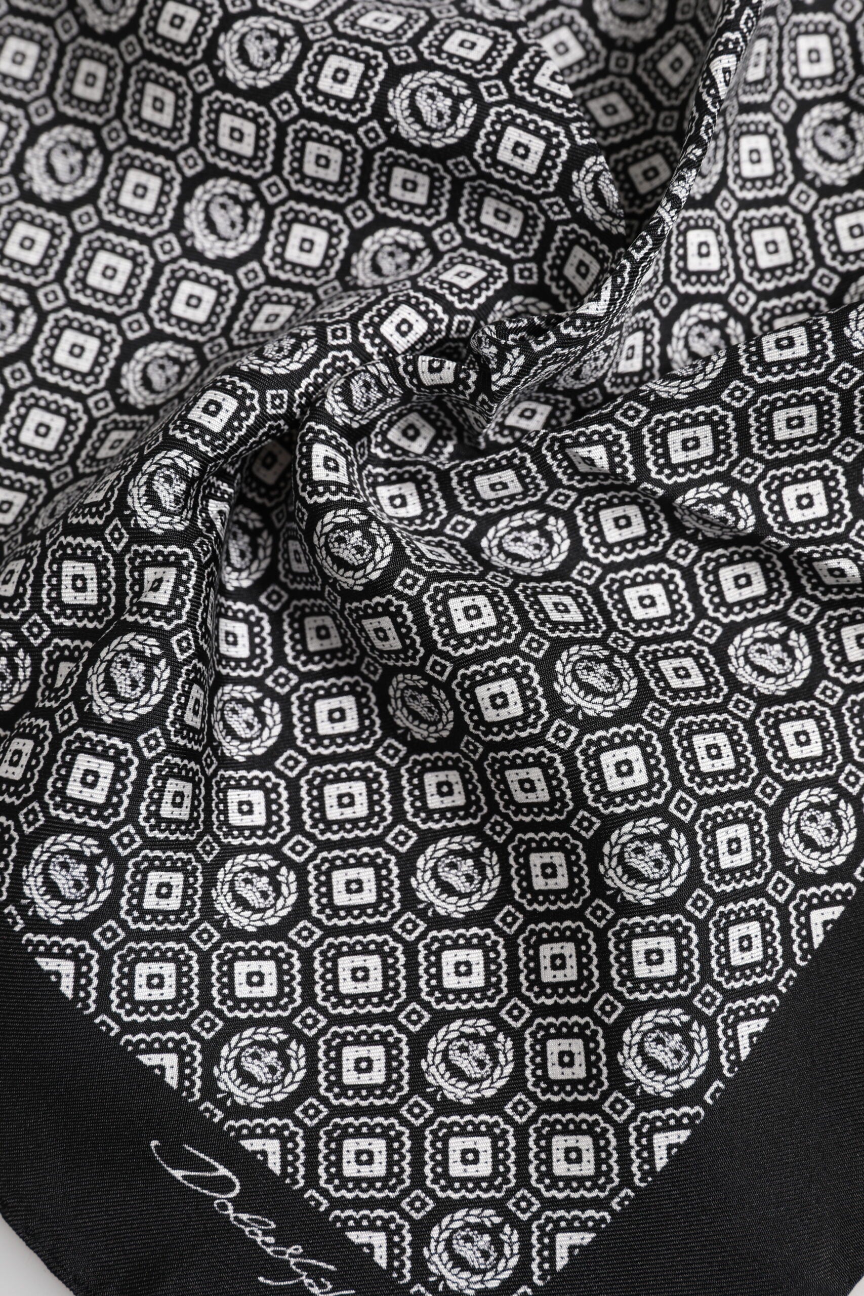 Dolce & Gabbana Svartvit Mönstrad Fyrkantig Foulard Halsduk