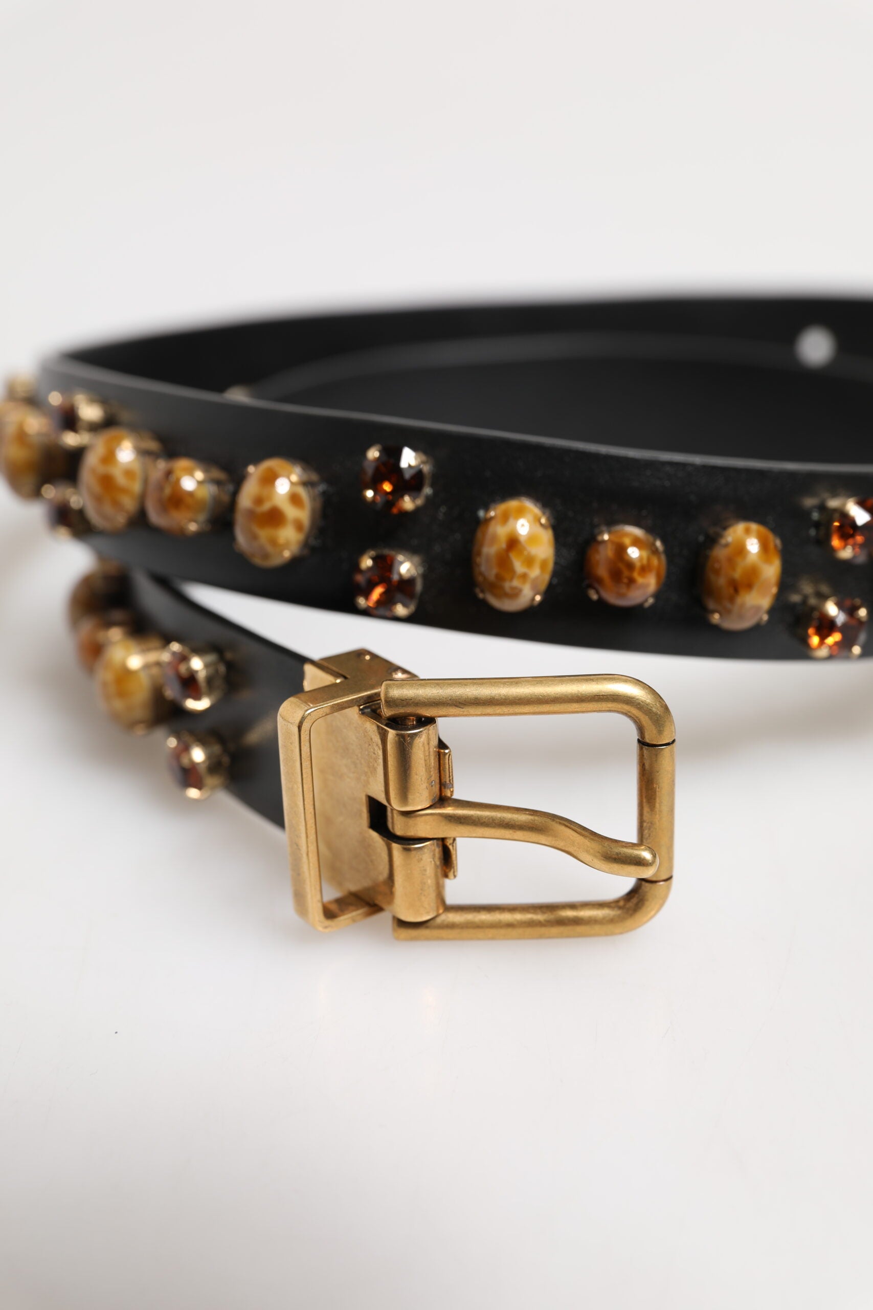 Dolce & Gabbana Svart Läderbälte med Nitar och Guldfärgat Spänne