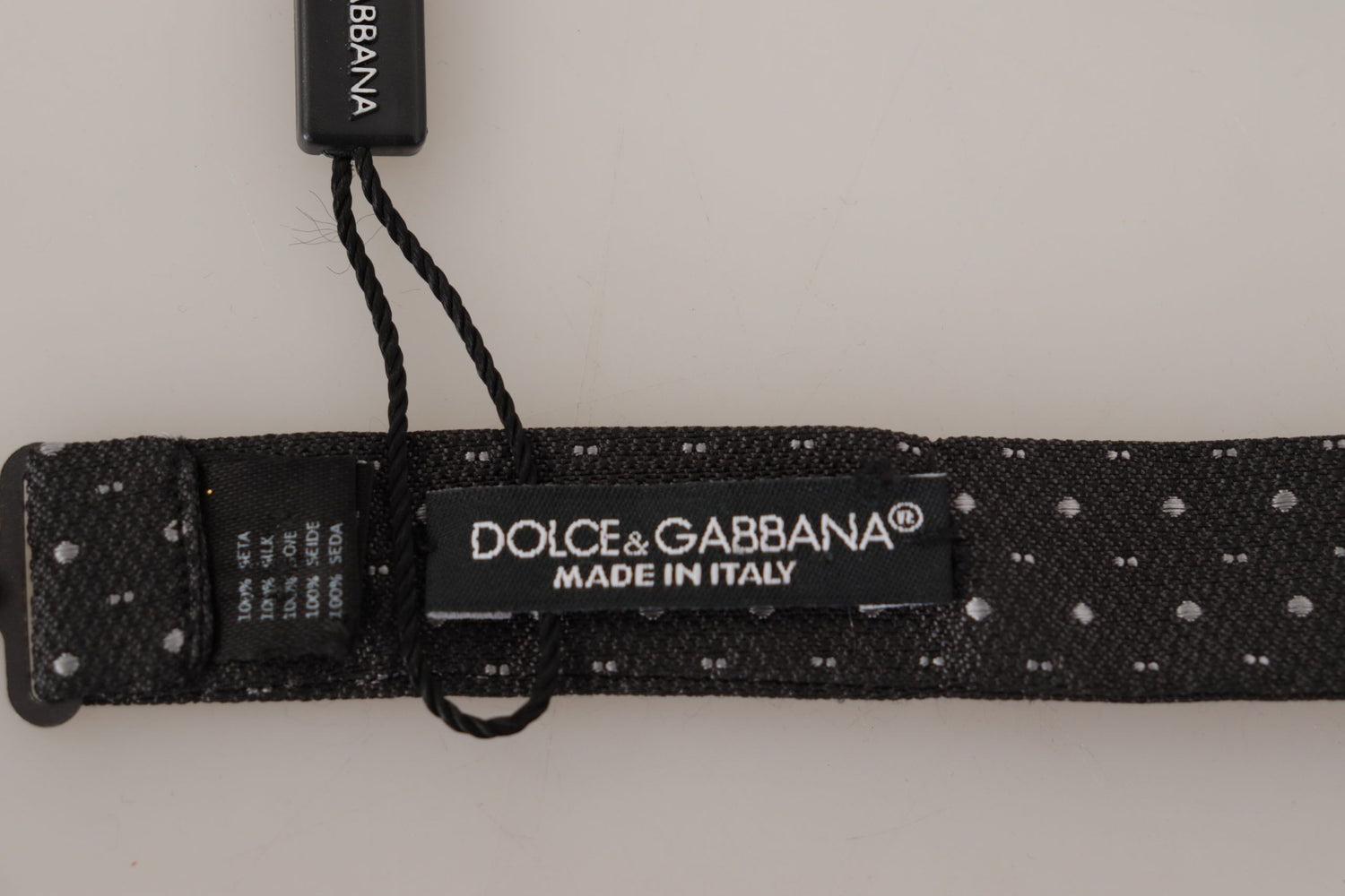 Dolce &amp;amp; Gabbana Grå Prickig Slips i 100 % Siden med Halsringning och Papillonmönster