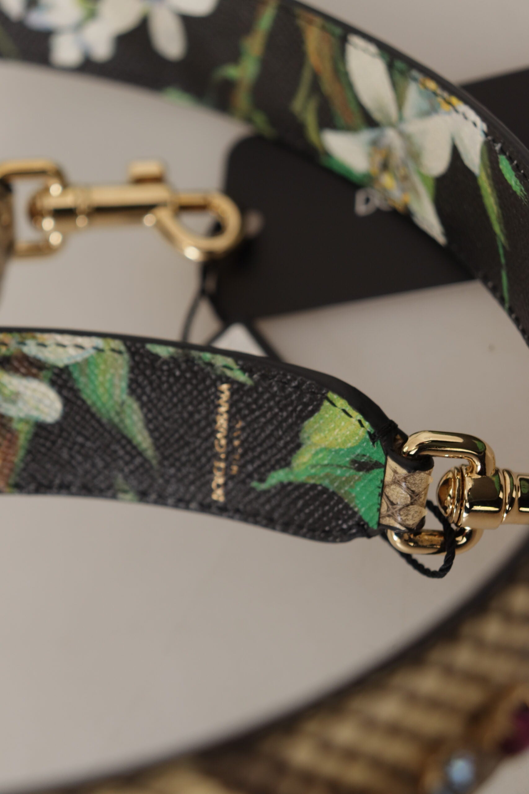Dolce &amp;amp; Gabbana Beige Exotiska Läderkristaller Vändbar Axelrem