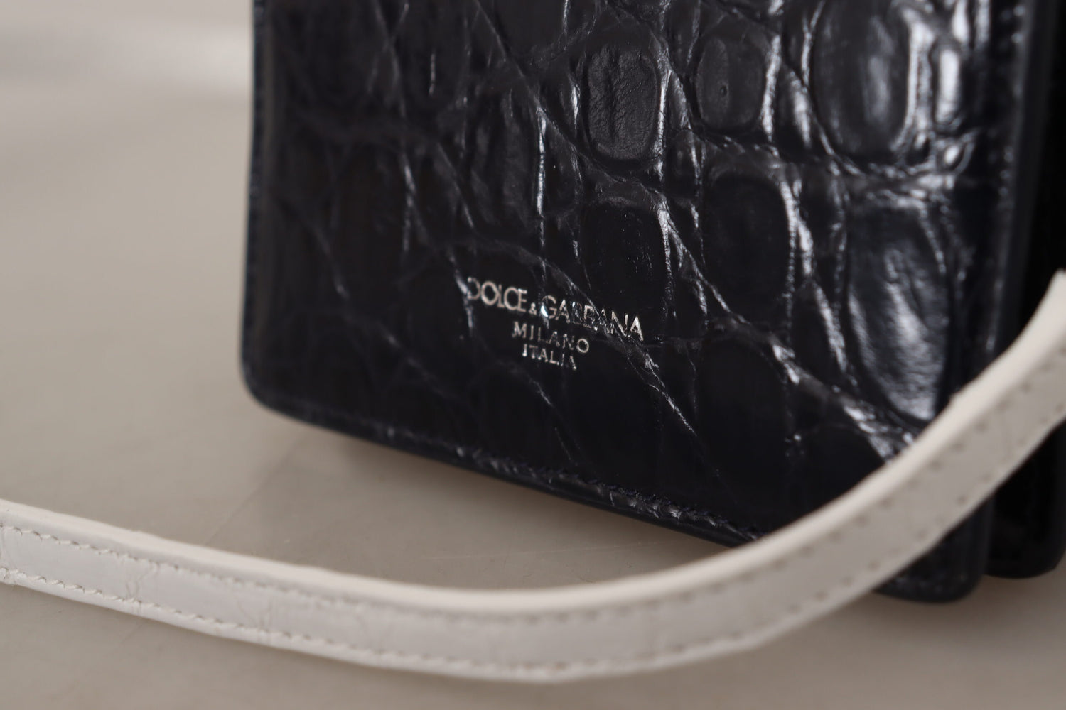 Dolce &amp;amp; Gabbana Blå Vit Caiman Läderrem Plånbok med Korthållare