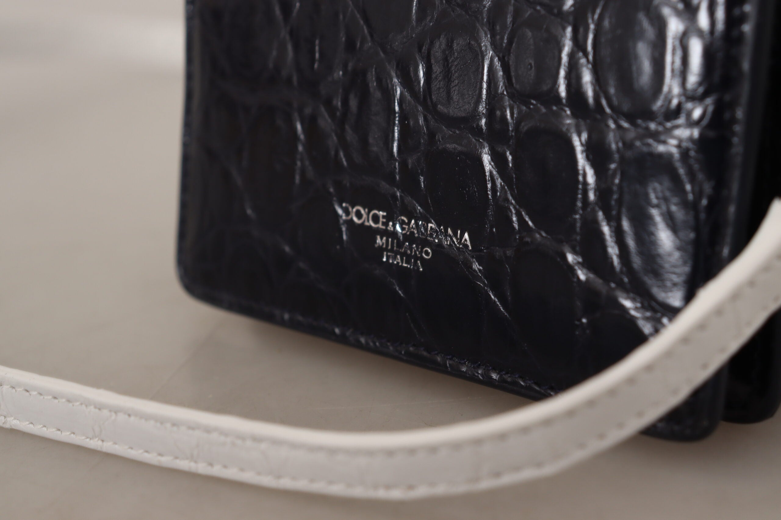 Dolce &amp;amp; Gabbana Blå Vit Caiman Läderrem Plånbok med Korthållare