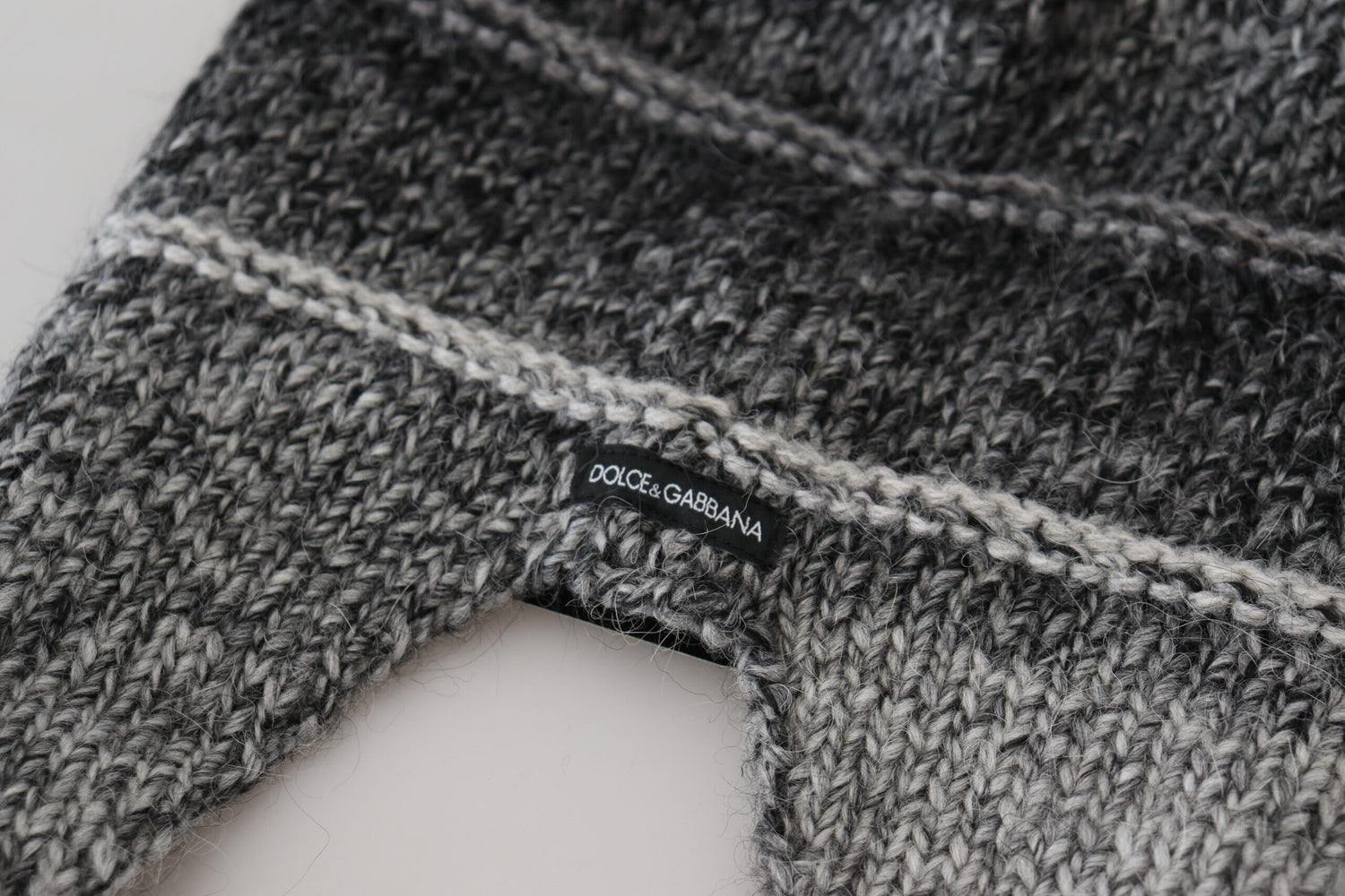 Dolce &amp;amp; Gabbana Grå Varm Fleece Öronlappar Stickad Mössa