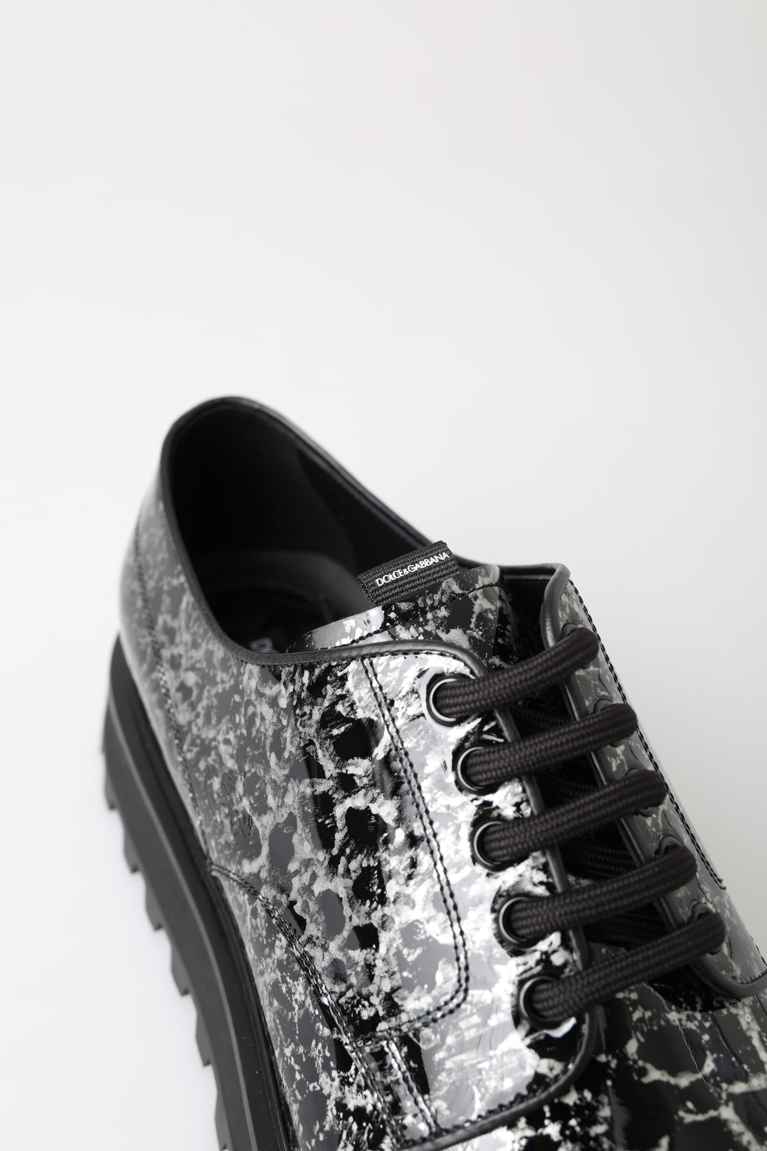 Dolce &amp;amp; Gabbana Svarta Vita Derbyskor i Lackläder