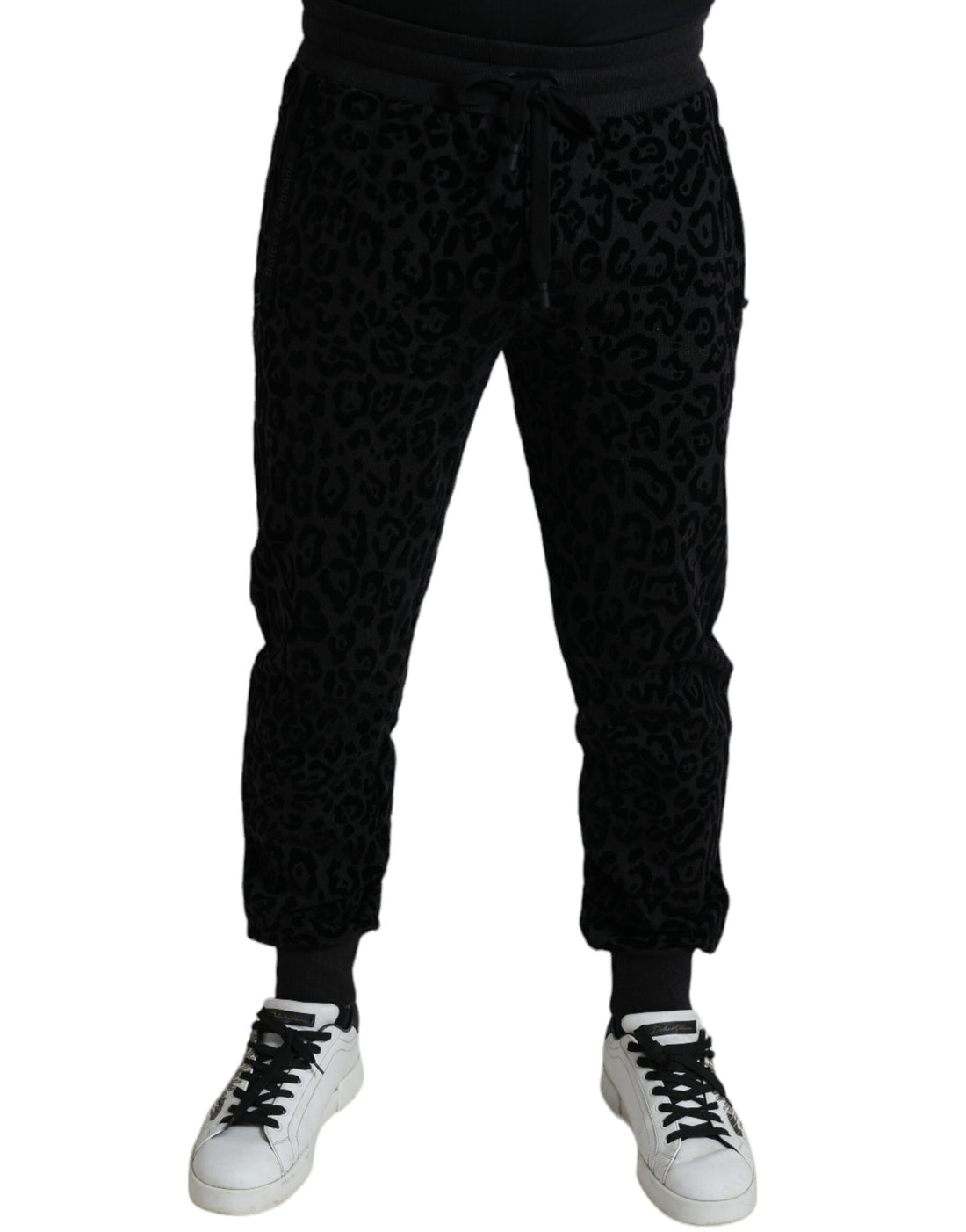 Dolce &amp;amp; Gabbana Svarta Leopardfärgade Joggingbyxor i Bomull med Slim Fit