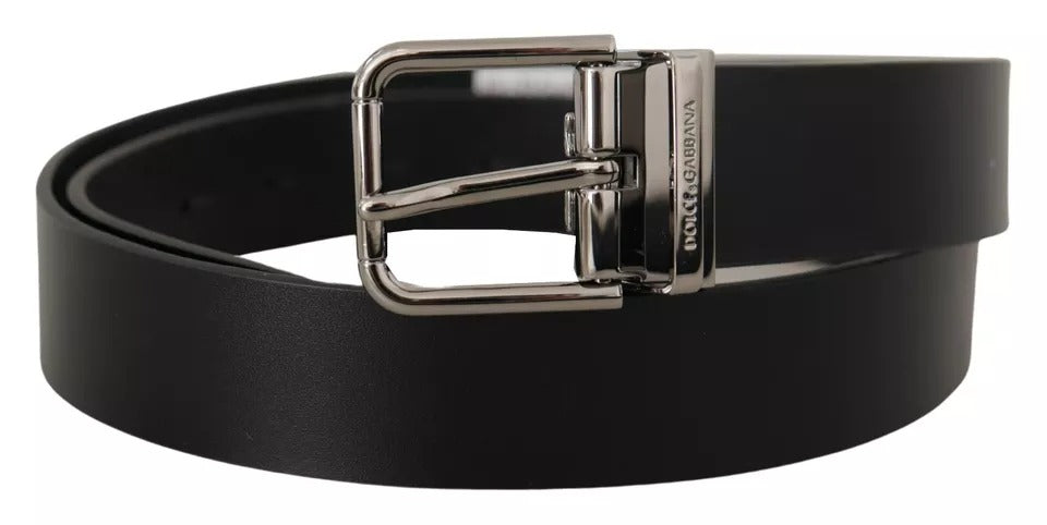 Dolce &amp;amp; Gabbana Svart Kalvskinnsbälte med Graverad Metallspänne och Logotyp