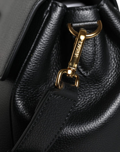 Versace svart axelväska med kornigt kalvskinn och topphandtag