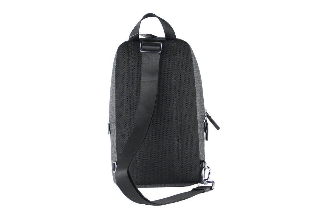 Michael Kors Cooper Medium Svart Signature PVC Sling Ryggsäck