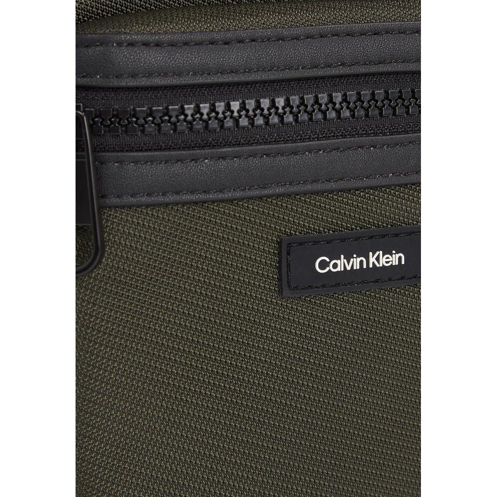 Calvin Klein Grön Axelväska i Återvunnen Polyester