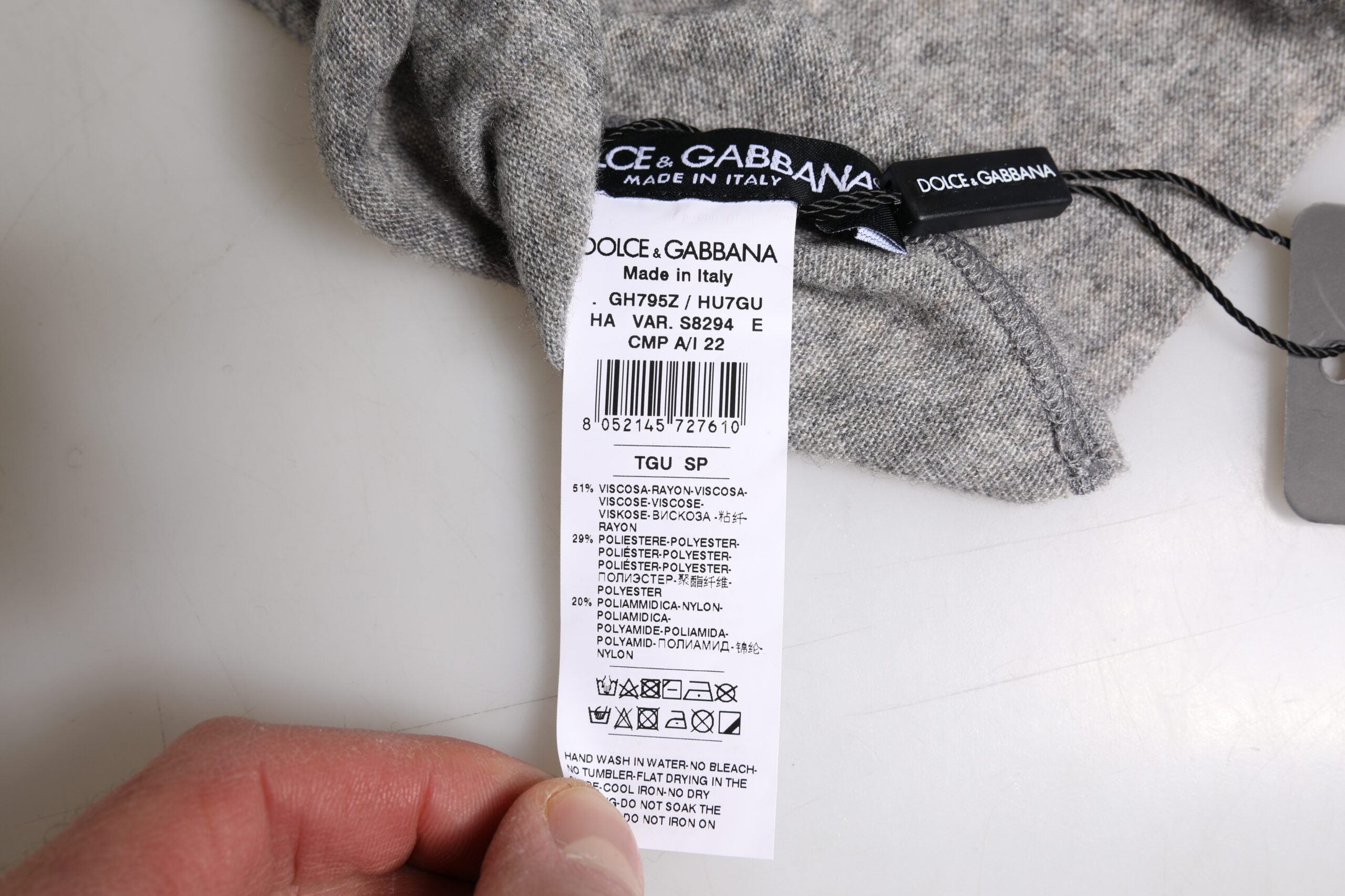 Dolce &amp;amp; Gabbana Grå Stickad Mössa i Viskosblandning