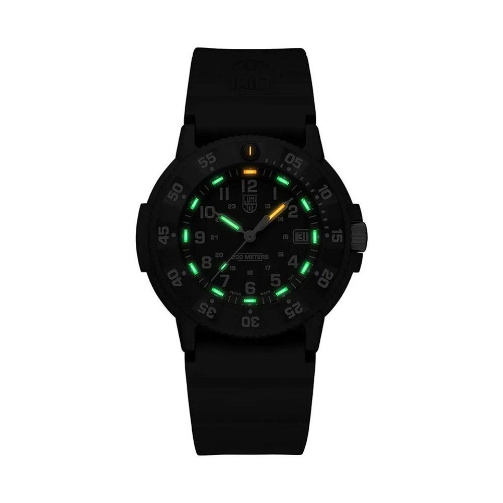 Luminox svart gummiklocka