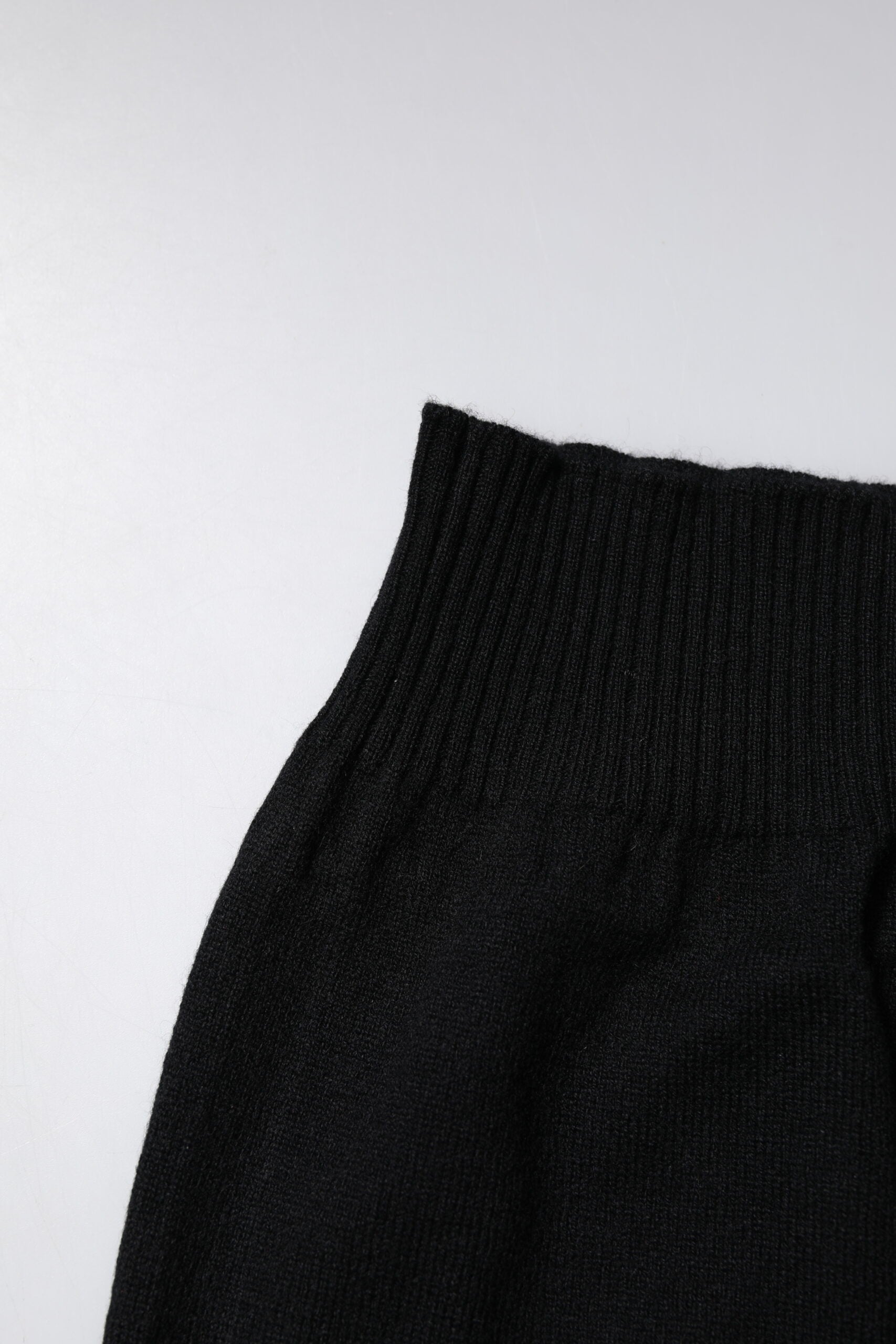 Dolce &amp; Gabbana Black Cashmere Knitted Neck Warmer Foulard Scarf