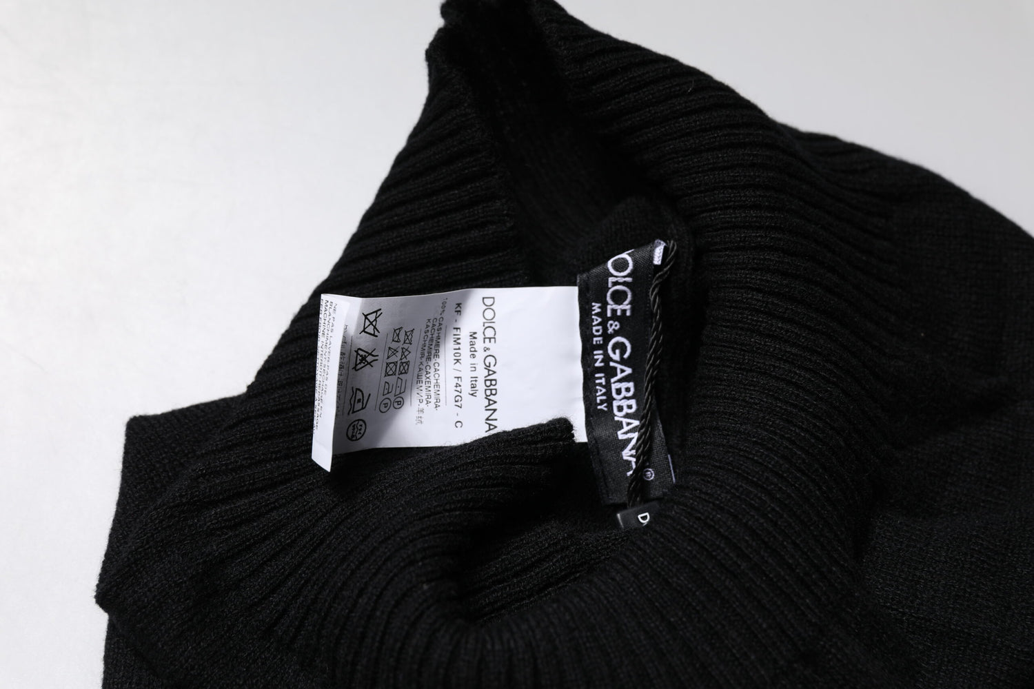 Dolce &amp; Gabbana Black Cashmere Knitted Neck Warmer Foulard Scarf