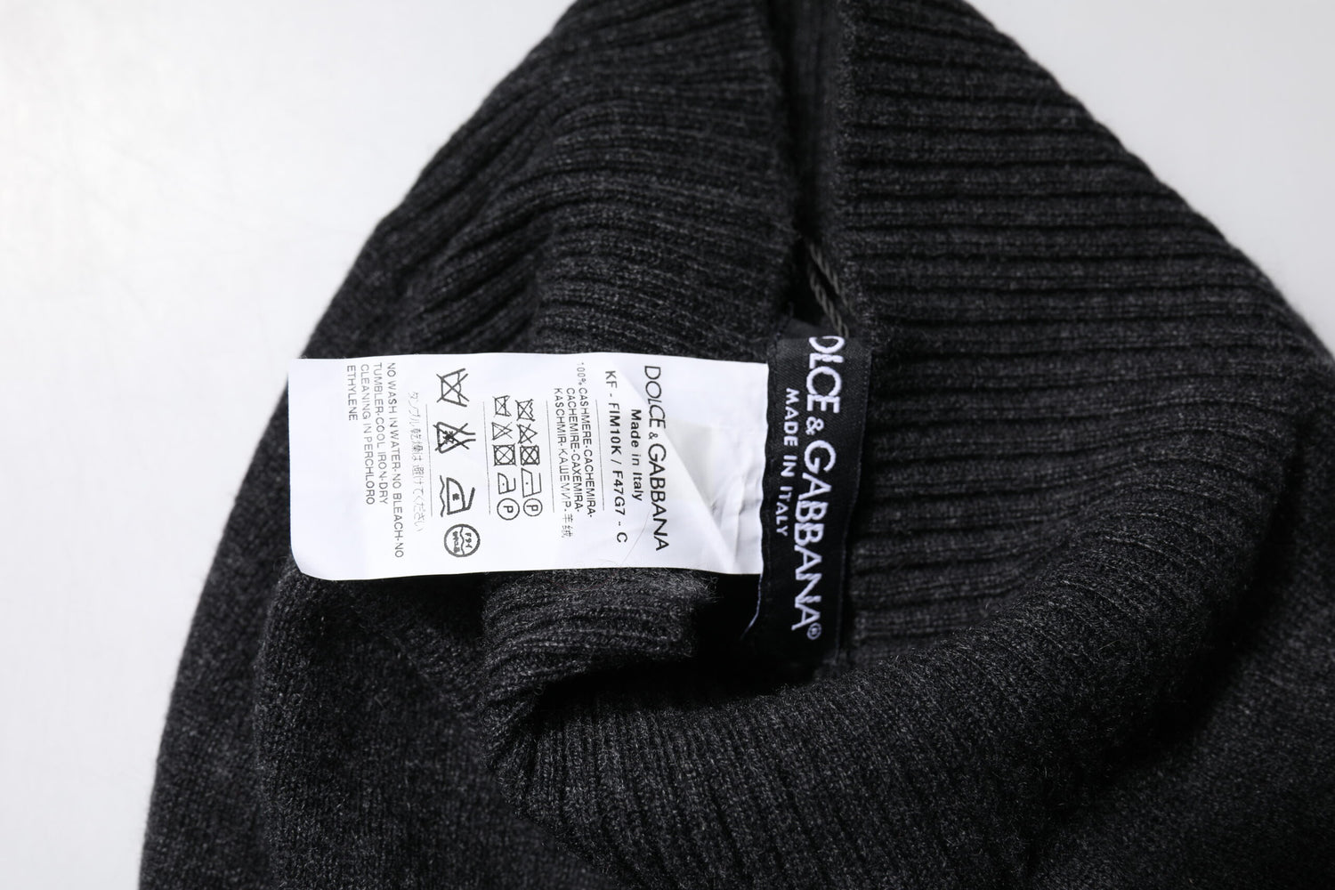 Dolce &amp; Gabbana Black Cashmere Knitted Neck Warmer Foulard Scarf