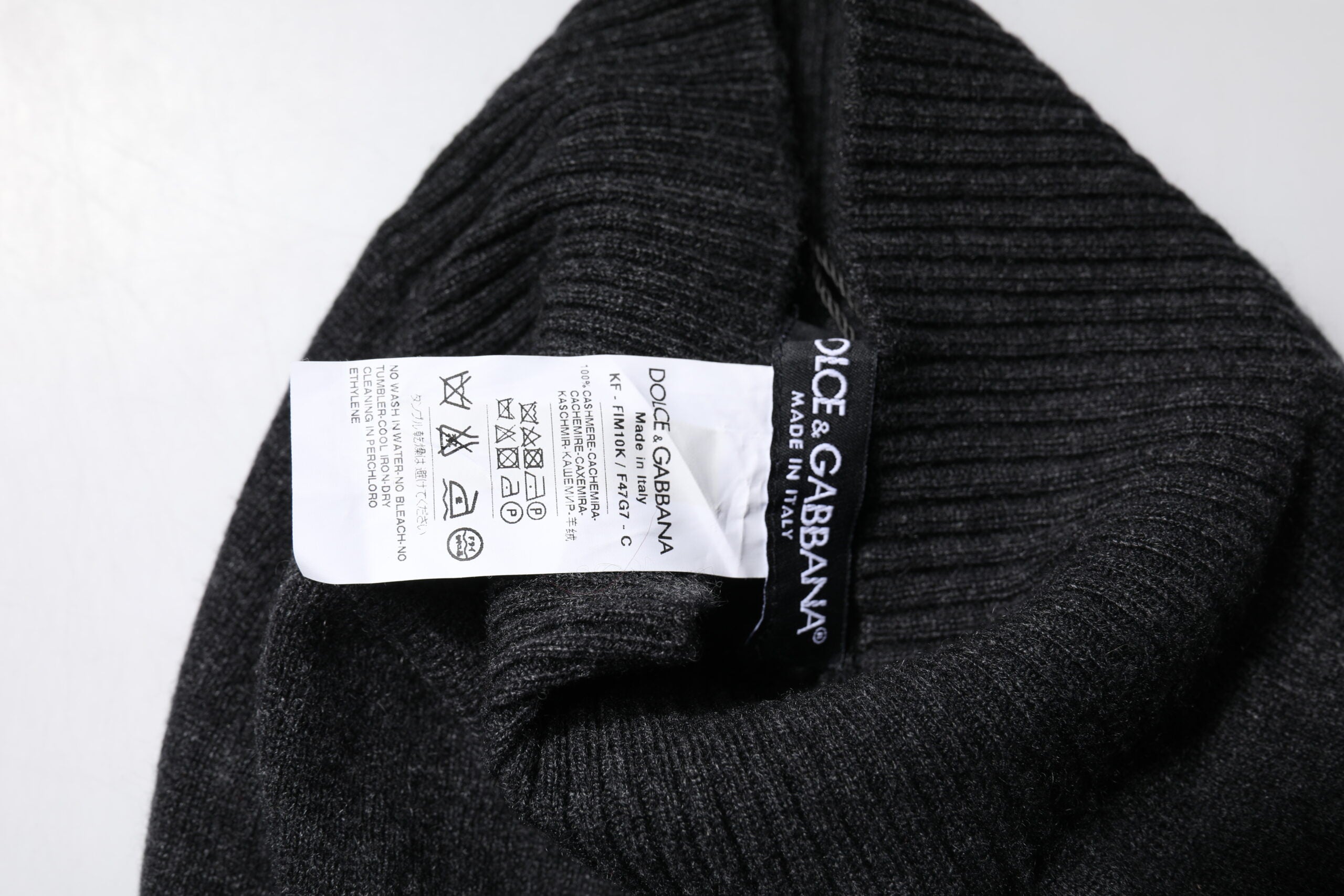 Dolce &amp; Gabbana Black Cashmere Knitted Neck Warmer Foulard Scarf