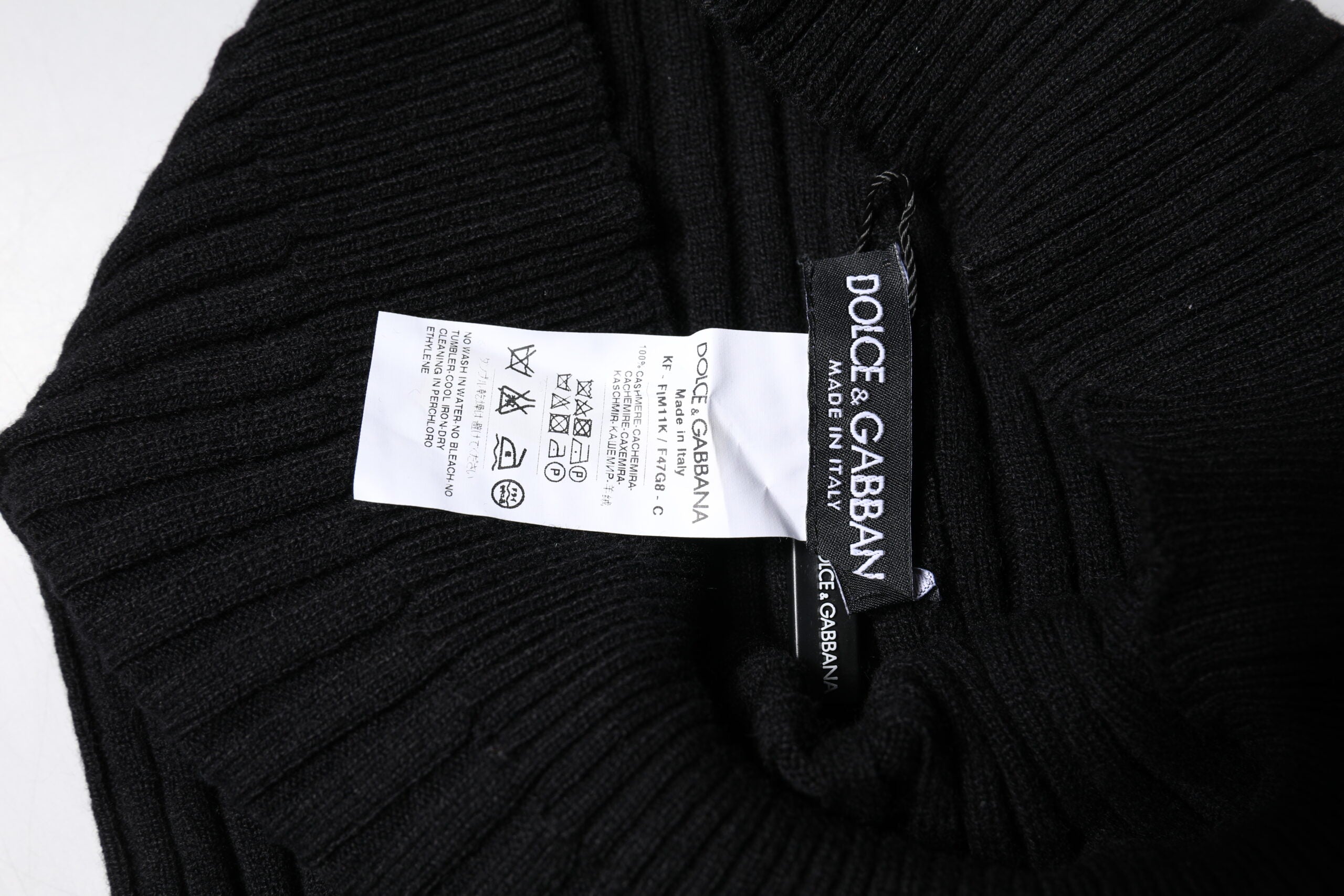 Dolce &amp; Gabbana Black Cashmere Knitted Neck Warmer Foulard Scarf